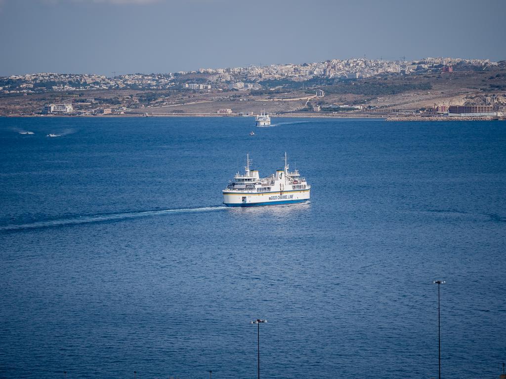 Seaview Luxury Penthouse With Shared Swimming Pool Leilighet Għajnsielem Eksteriør bilde