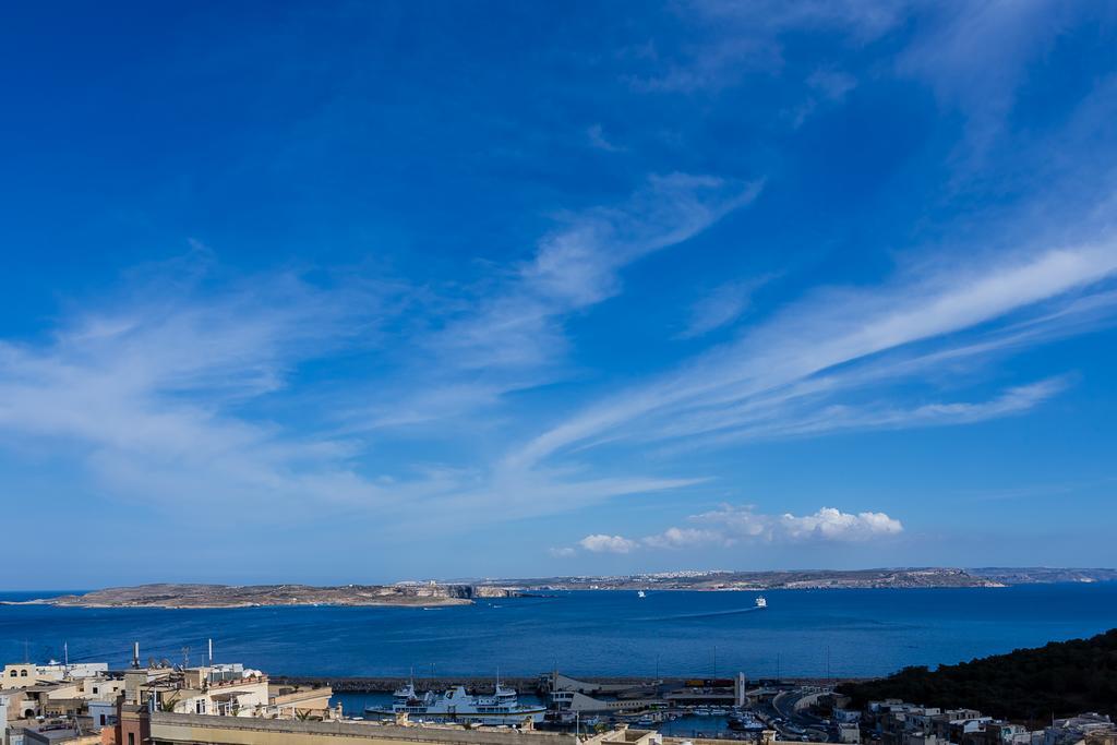 Seaview Luxury Penthouse With Shared Swimming Pool Leilighet Għajnsielem Eksteriør bilde