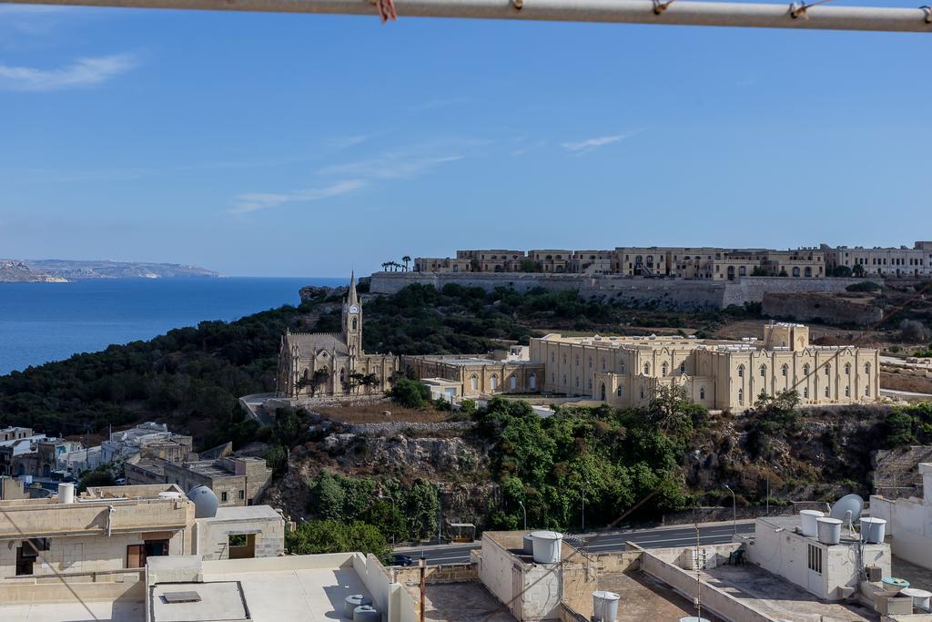 Seaview Luxury Penthouse With Shared Swimming Pool Leilighet Għajnsielem Eksteriør bilde