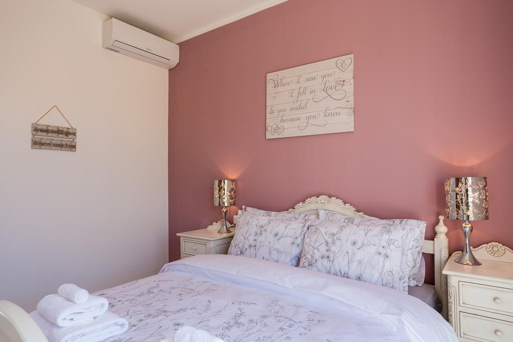 Seaview Luxury Penthouse With Shared Swimming Pool Leilighet Għajnsielem Eksteriør bilde